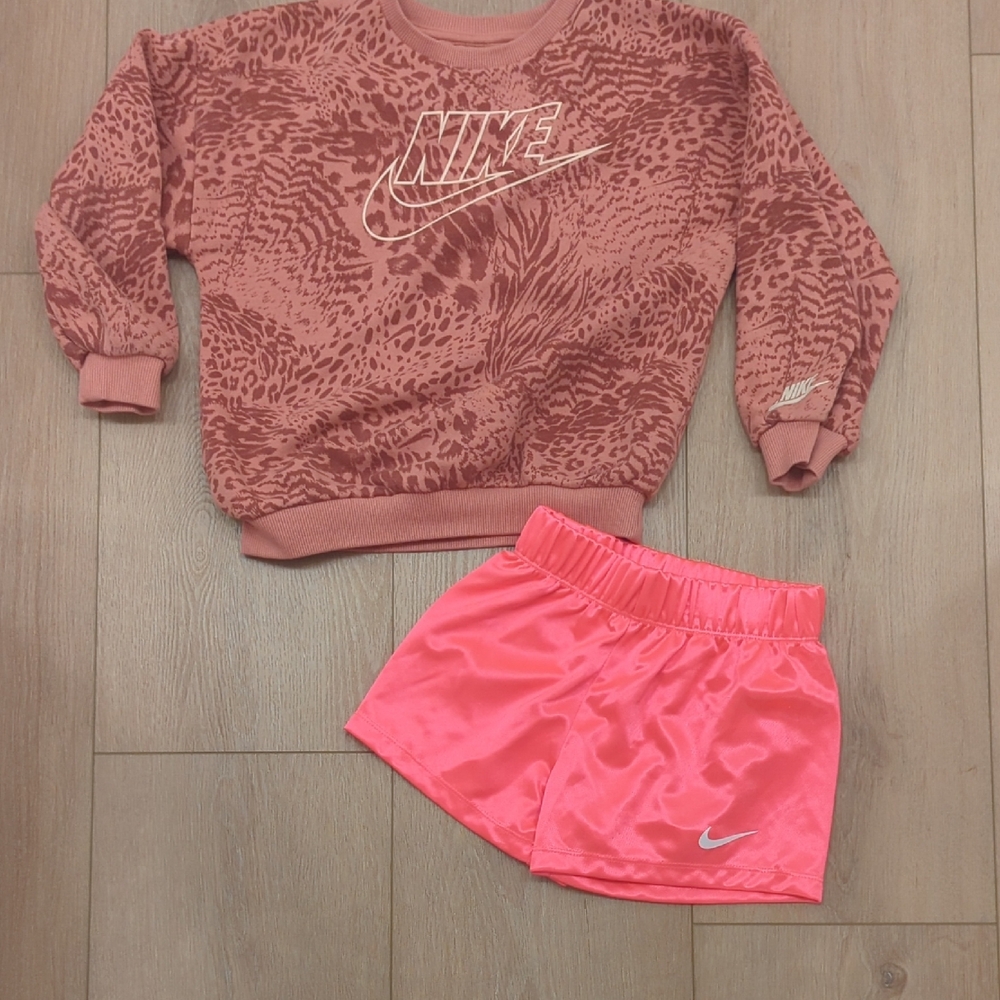 Nike Crewneck And Shorts